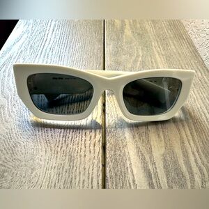 Miu Miu Mu 09WS Sunglasses 1425S0 White